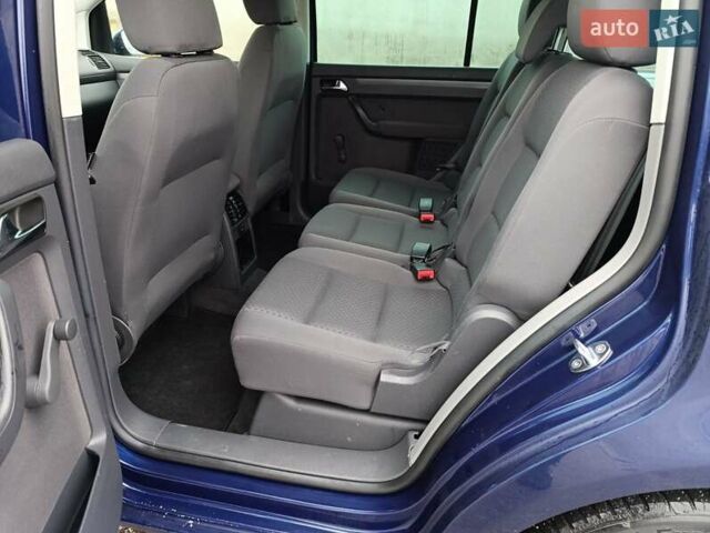 Синий Фольксваген Туран, объемом двигателя 1.6 л и пробегом 227 тыс. км за 5999 $, фото 8 на Automoto.ua