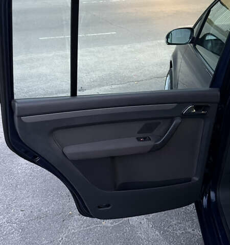 Синій Фольксваген Туран, об'ємом двигуна 1.6 л та пробігом 282 тис. км за 6500 $, фото 31 на Automoto.ua