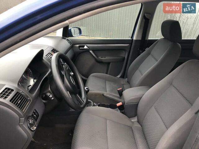 Синий Фольксваген Туран, объемом двигателя 1.6 л и пробегом 255 тыс. км за 5500 $, фото 24 на Automoto.ua