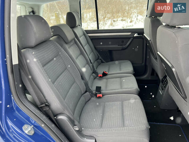 Синій Фольксваген Туран, об'ємом двигуна 1.6 л та пробігом 170 тис. км за 5800 $, фото 43 на Automoto.ua