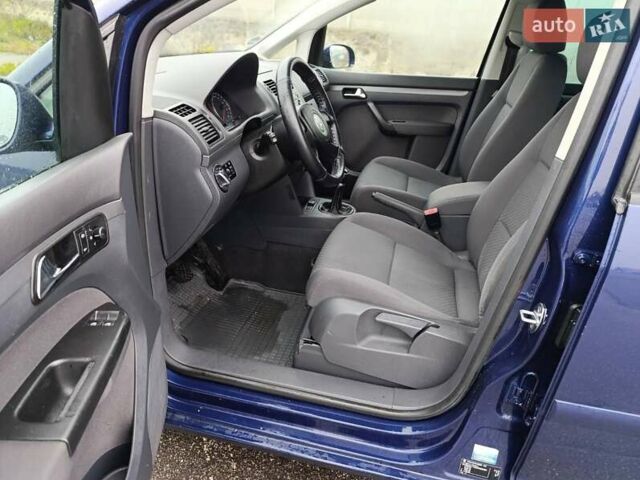 Синий Фольксваген Туран, объемом двигателя 1.6 л и пробегом 227 тыс. км за 5999 $, фото 7 на Automoto.ua