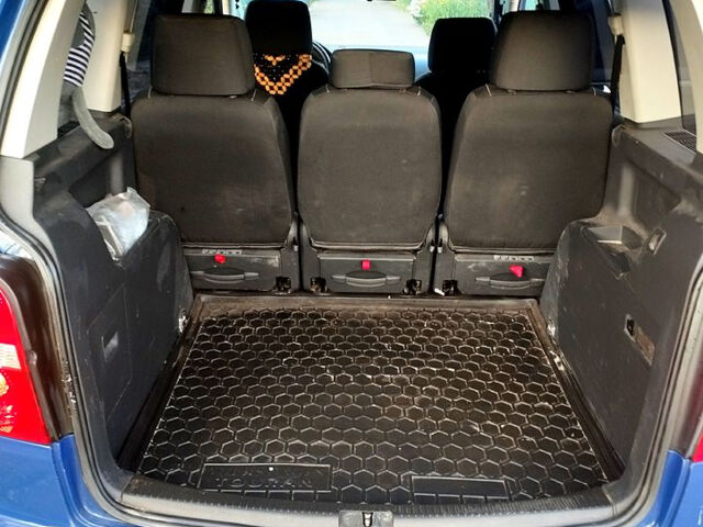 Синій Фольксваген Туран, об'ємом двигуна 1.9 л та пробігом 273 тис. км за 5700 $, фото 7 на Automoto.ua