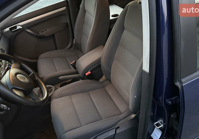 Синій Фольксваген Туран, об'ємом двигуна 1.6 л та пробігом 282 тис. км за 6500 $, фото 25 на Automoto.ua