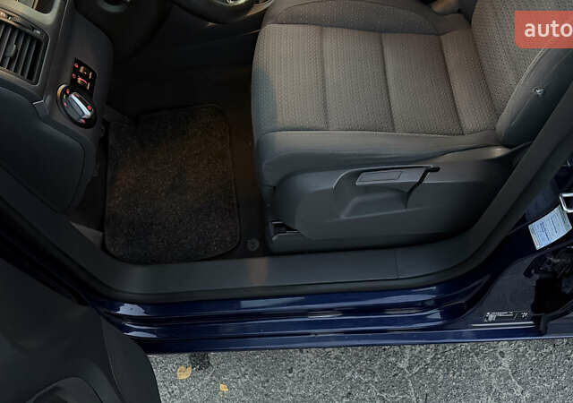 Синій Фольксваген Туран, об'ємом двигуна 1.6 л та пробігом 282 тис. км за 6500 $, фото 26 на Automoto.ua