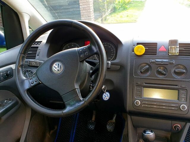 Синий Фольксваген Туран, объемом двигателя 1.6 л и пробегом 420 тыс. км за 4500 $, фото 8 на Automoto.ua