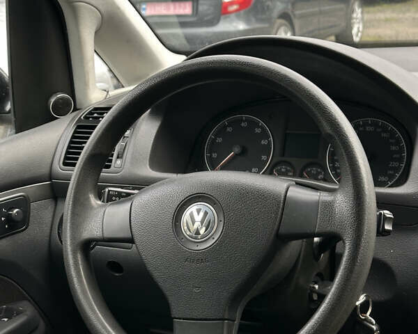 Синий Фольксваген Туран, объемом двигателя 1.6 л и пробегом 273 тыс. км за 6200 $, фото 11 на Automoto.ua