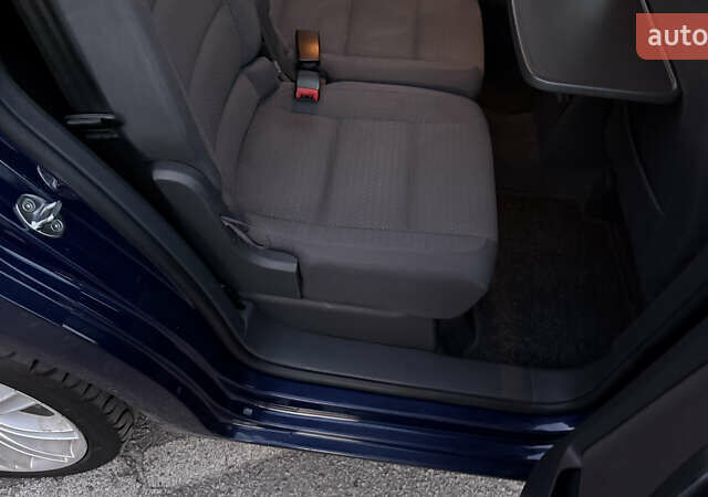 Синій Фольксваген Туран, об'ємом двигуна 1.6 л та пробігом 282 тис. км за 6500 $, фото 39 на Automoto.ua