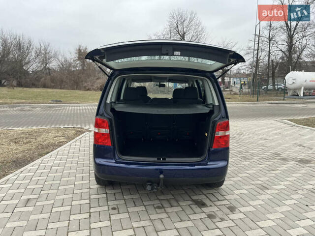 Синий Фольксваген Туран, объемом двигателя 1.6 л и пробегом 211 тыс. км за 5700 $, фото 10 на Automoto.ua