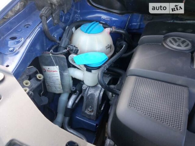 Синій Фольксваген Туран, об'ємом двигуна 1.6 л та пробігом 261 тис. км за 5850 $, фото 18 на Automoto.ua