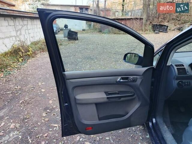 Синий Фольксваген Туран, объемом двигателя 1.6 л и пробегом 223 тыс. км за 6200 $, фото 29 на Automoto.ua