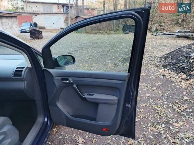 Синий Фольксваген Туран, объемом двигателя 1.6 л и пробегом 223 тыс. км за 6200 $, фото 27 на Automoto.ua