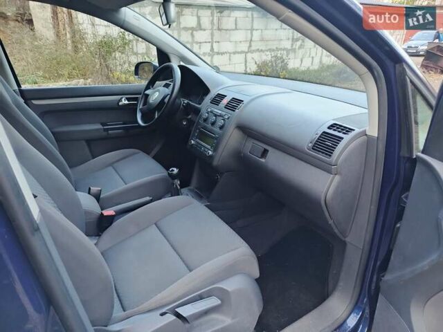 Синий Фольксваген Туран, объемом двигателя 1.6 л и пробегом 223 тыс. км за 6200 $, фото 24 на Automoto.ua