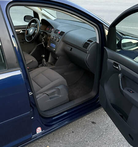 Синій Фольксваген Туран, об'ємом двигуна 1.6 л та пробігом 282 тис. км за 6500 $, фото 41 на Automoto.ua