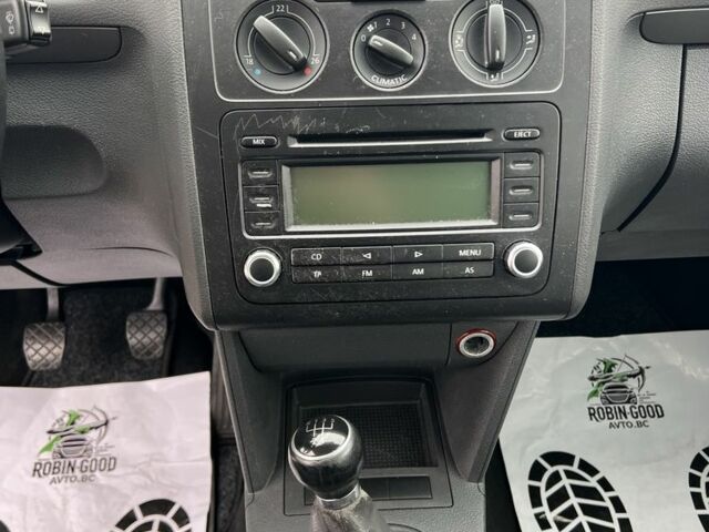 Синий Фольксваген Туран, объемом двигателя 1.6 л и пробегом 247 тыс. км за 7200 $, фото 21 на Automoto.ua