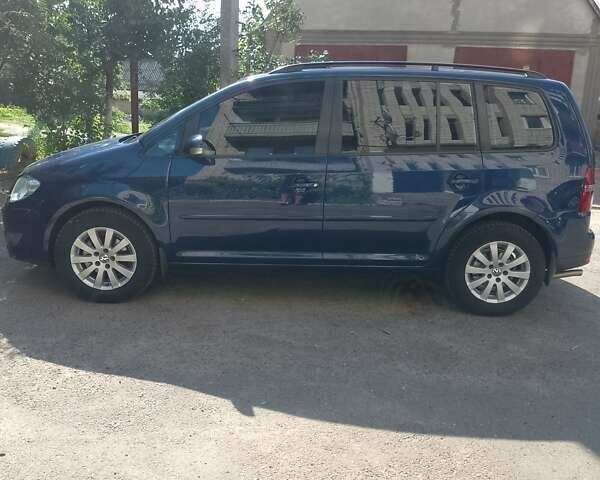 Синій Фольксваген Туран, об'ємом двигуна 1.98 л та пробігом 240 тис. км за 7500 $, фото 2 на Automoto.ua