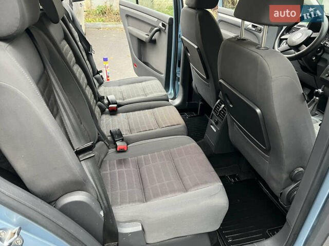 Синій Фольксваген Туран, об'ємом двигуна 1.6 л та пробігом 216 тис. км за 6200 $, фото 12 на Automoto.ua