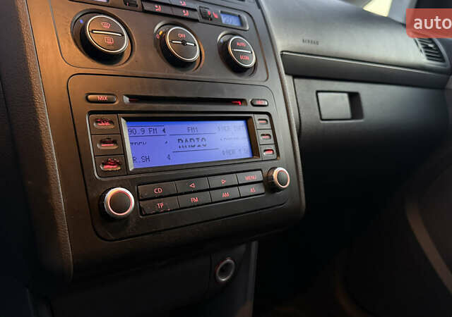 Синій Фольксваген Туран, об'ємом двигуна 1.6 л та пробігом 282 тис. км за 6500 $, фото 23 на Automoto.ua