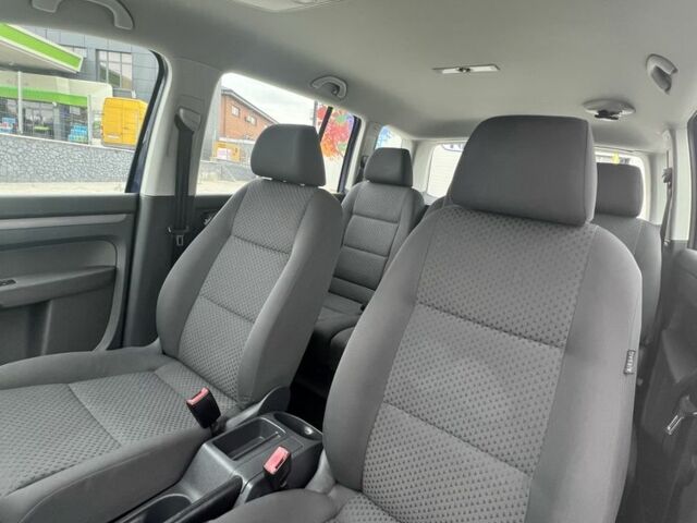 Синий Фольксваген Туран, объемом двигателя 1.6 л и пробегом 247 тыс. км за 7200 $, фото 16 на Automoto.ua