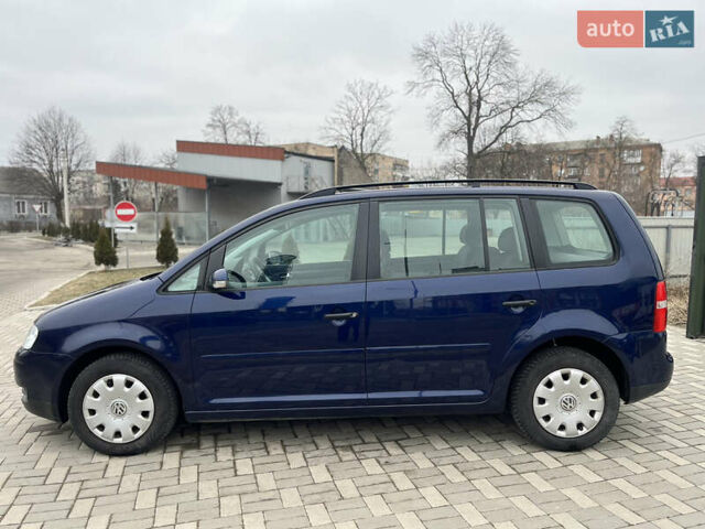 Синий Фольксваген Туран, объемом двигателя 1.6 л и пробегом 211 тыс. км за 5700 $, фото 5 на Automoto.ua