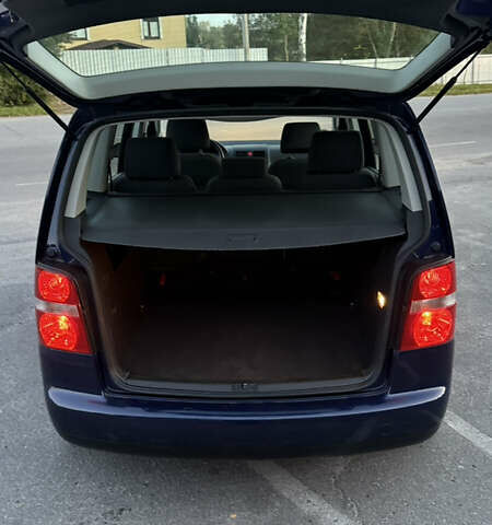 Синій Фольксваген Туран, об'ємом двигуна 1.6 л та пробігом 282 тис. км за 6500 $, фото 32 на Automoto.ua