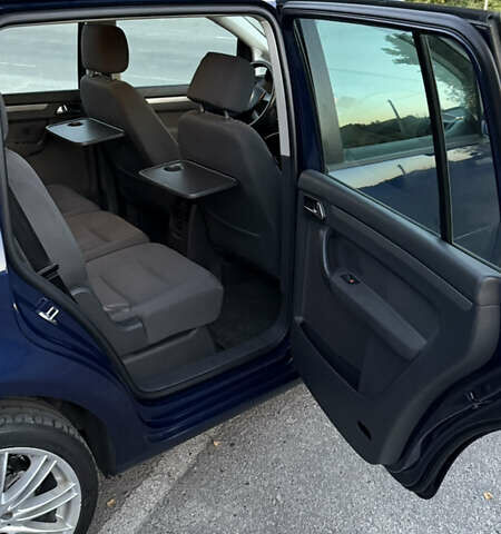 Синій Фольксваген Туран, об'ємом двигуна 1.6 л та пробігом 282 тис. км за 6500 $, фото 37 на Automoto.ua