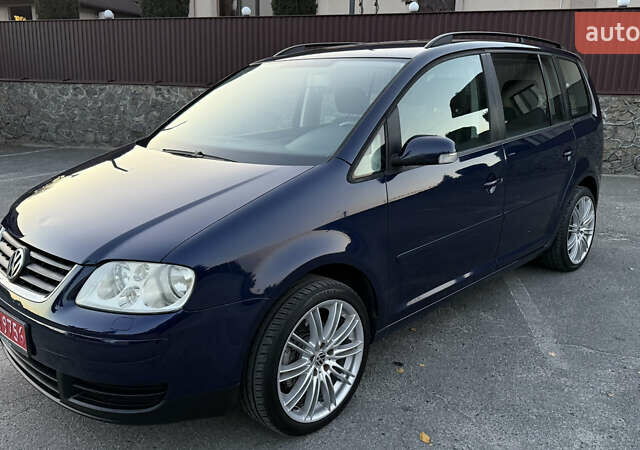 Синій Фольксваген Туран, об'ємом двигуна 1.6 л та пробігом 282 тис. км за 6500 $, фото 4 на Automoto.ua