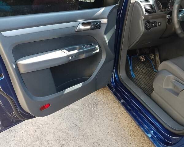 Синій Фольксваген Туран, об'ємом двигуна 1.98 л та пробігом 240 тис. км за 7500 $, фото 13 на Automoto.ua