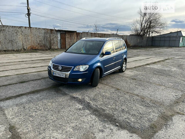 Синій Фольксваген Туран, об'ємом двигуна 1.98 л та пробігом 236 тис. км за 6800 $, фото 2 на Automoto.ua