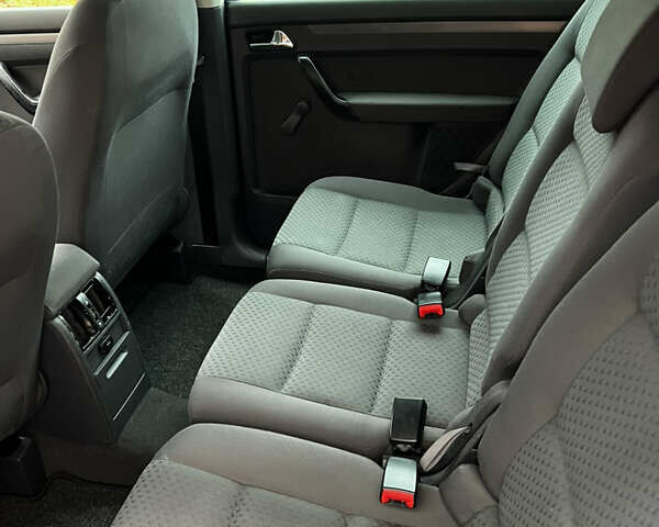 Синий Фольксваген Туран, объемом двигателя 0 л и пробегом 278 тыс. км за 6100 $, фото 15 на Automoto.ua