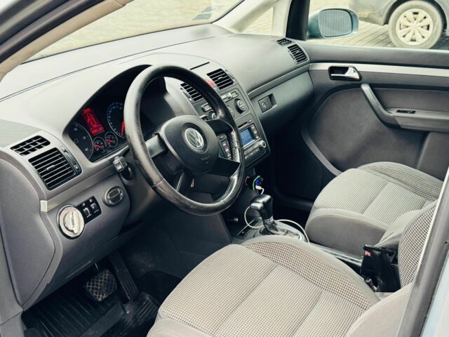 Синий Фольксваген Туран, объемом двигателя 2 л и пробегом 257 тыс. км за 3450 $, фото 12 на Automoto.ua