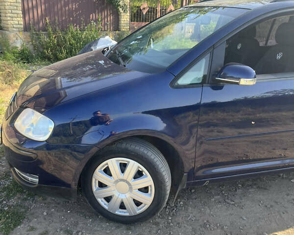 Синій Фольксваген Туран, об'ємом двигуна 1.6 л та пробігом 210 тис. км за 5700 $, фото 5 на Automoto.ua