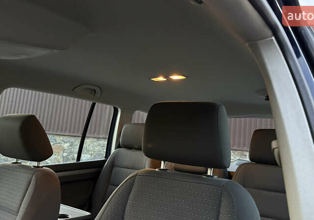 Синій Фольксваген Туран, об'ємом двигуна 1.6 л та пробігом 282 тис. км за 6500 $, фото 24 на Automoto.ua