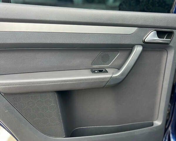 Синий Фольксваген Туран, объемом двигателя 1.97 л и пробегом 283 тыс. км за 7400 $, фото 30 на Automoto.ua