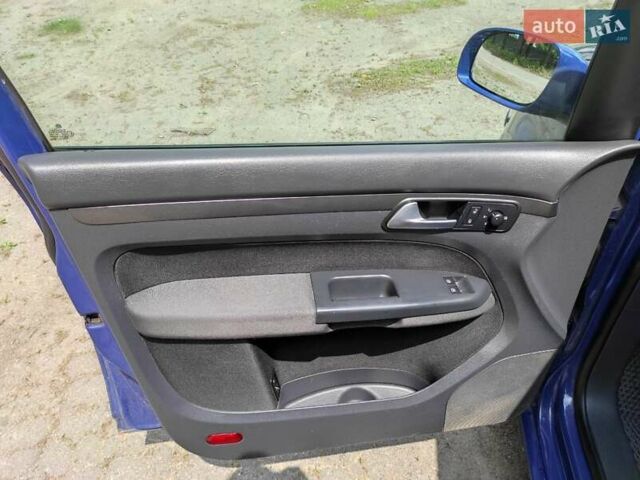 Синий Фольксваген Туран, объемом двигателя 1.6 л и пробегом 267 тыс. км за 6700 $, фото 19 на Automoto.ua