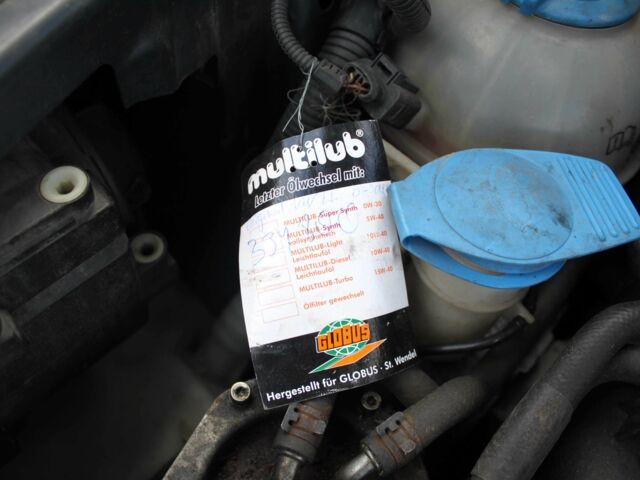 Синий Фольксваген Туран, объемом двигателя 1.9 л и пробегом 381 тыс. км за 2328 $, фото 10 на Automoto.ua