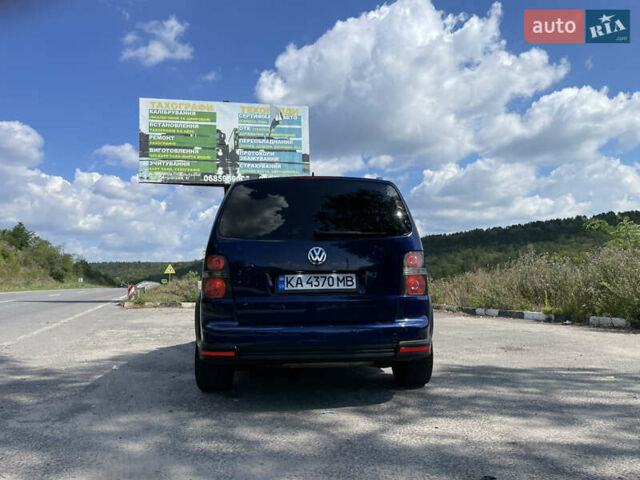Синий Фольксваген Туран, объемом двигателя 1.97 л и пробегом 320 тыс. км за 8800 $, фото 6 на Automoto.ua