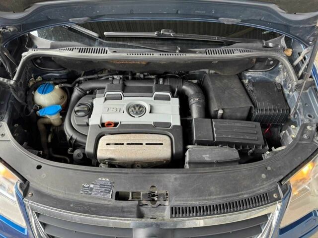 Синий Фольксваген Туран, объемом двигателя 1.4 л и пробегом 241 тыс. км за 6399 $, фото 3 на Automoto.ua