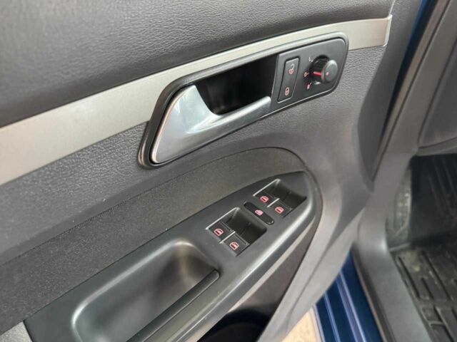 Синий Фольксваген Туран, объемом двигателя 1.4 л и пробегом 241 тыс. км за 6399 $, фото 8 на Automoto.ua