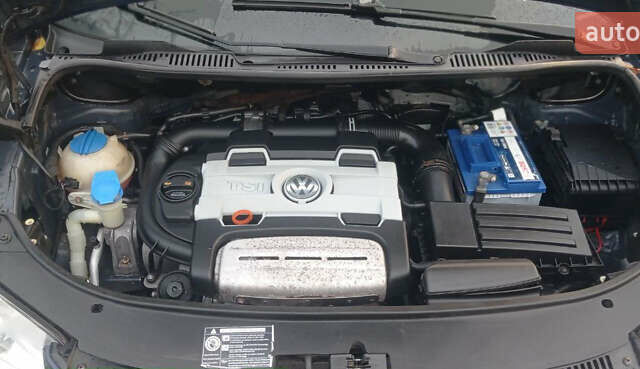 Синий Фольксваген Туран, объемом двигателя 1.4 л и пробегом 237 тыс. км за 6000 $, фото 44 на Automoto.ua