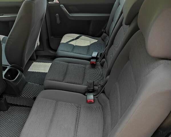 Синий Фольксваген Туран, объемом двигателя 1.6 л и пробегом 267 тыс. км за 6700 $, фото 16 на Automoto.ua