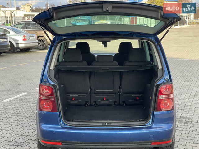 Синий Фольксваген Туран, объемом двигателя 1.6 л и пробегом 268 тыс. км за 6399 $, фото 34 на Automoto.ua