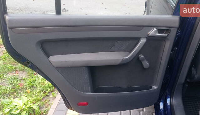 Синий Фольксваген Туран, объемом двигателя 1.4 л и пробегом 237 тыс. км за 6000 $, фото 52 на Automoto.ua