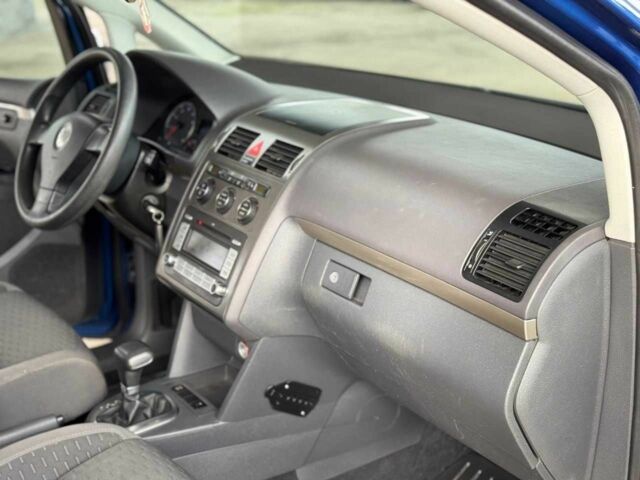 Синий Фольксваген Туран, объемом двигателя 1.4 л и пробегом 241 тыс. км за 6399 $, фото 21 на Automoto.ua