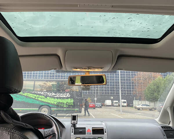 Синий Фольксваген Туран, объемом двигателя 1.97 л и пробегом 283 тыс. км за 7400 $, фото 19 на Automoto.ua