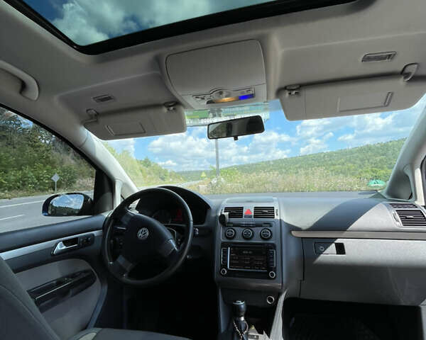 Синий Фольксваген Туран, объемом двигателя 1.97 л и пробегом 320 тыс. км за 8800 $, фото 18 на Automoto.ua