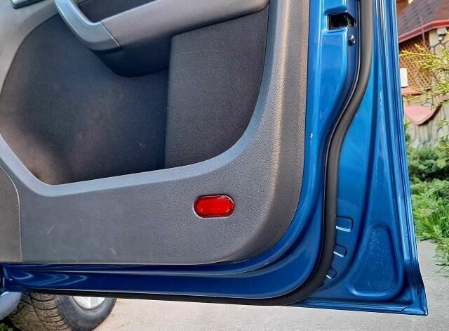 Синий Фольксваген Туран, объемом двигателя 1.9 л и пробегом 250 тыс. км за 7500 $, фото 17 на Automoto.ua