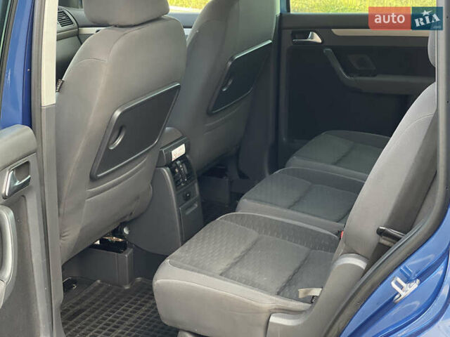 Синий Фольксваген Туран, объемом двигателя 1.6 л и пробегом 268 тыс. км за 6399 $, фото 31 на Automoto.ua