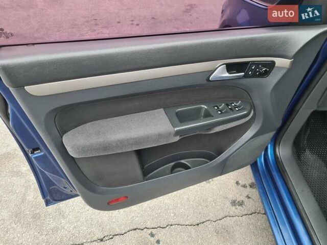 Синий Фольксваген Туран, объемом двигателя 1.6 л и пробегом 270 тыс. км за 6900 $, фото 18 на Automoto.ua