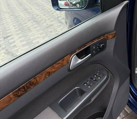 Синий Фольксваген Туран, объемом двигателя 1.4 л и пробегом 203 тыс. км за 6700 $, фото 8 на Automoto.ua