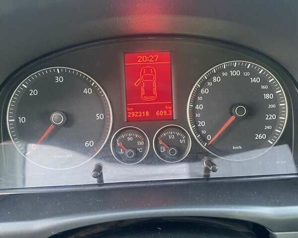 Синий Фольксваген Туран, объемом двигателя 1.9 л и пробегом 292 тыс. км за 8000 $, фото 9 на Automoto.ua